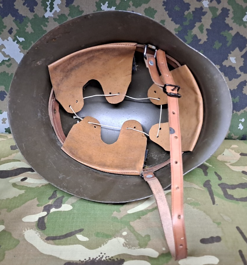 WW2 Spanish Army Military Civil War Modelo Z M1942 Steel Helmet & Liner