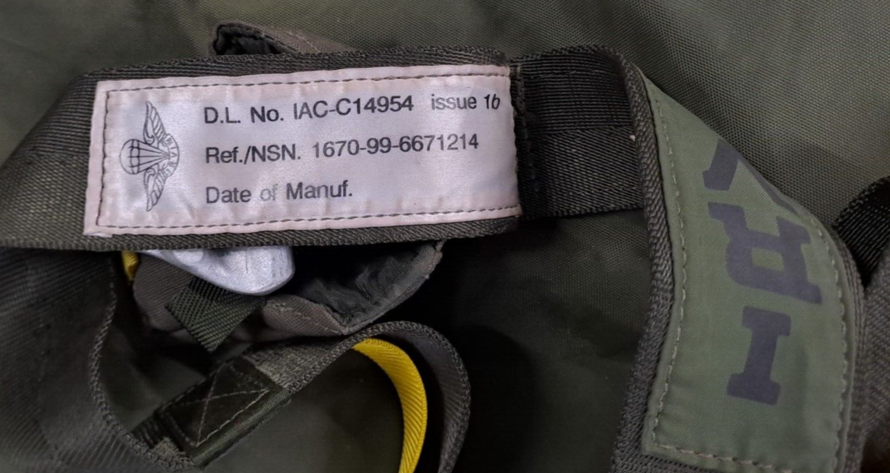 British Military Parachute Pack And Harness Assembly Nsn 1670-99-6671214 Irvin -