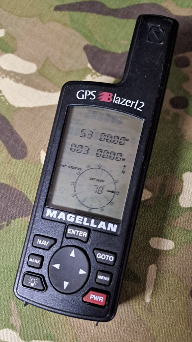 Magellan Garmin GPS Satellite Navigator Pocket Size GPS Hiking Bundle X 5