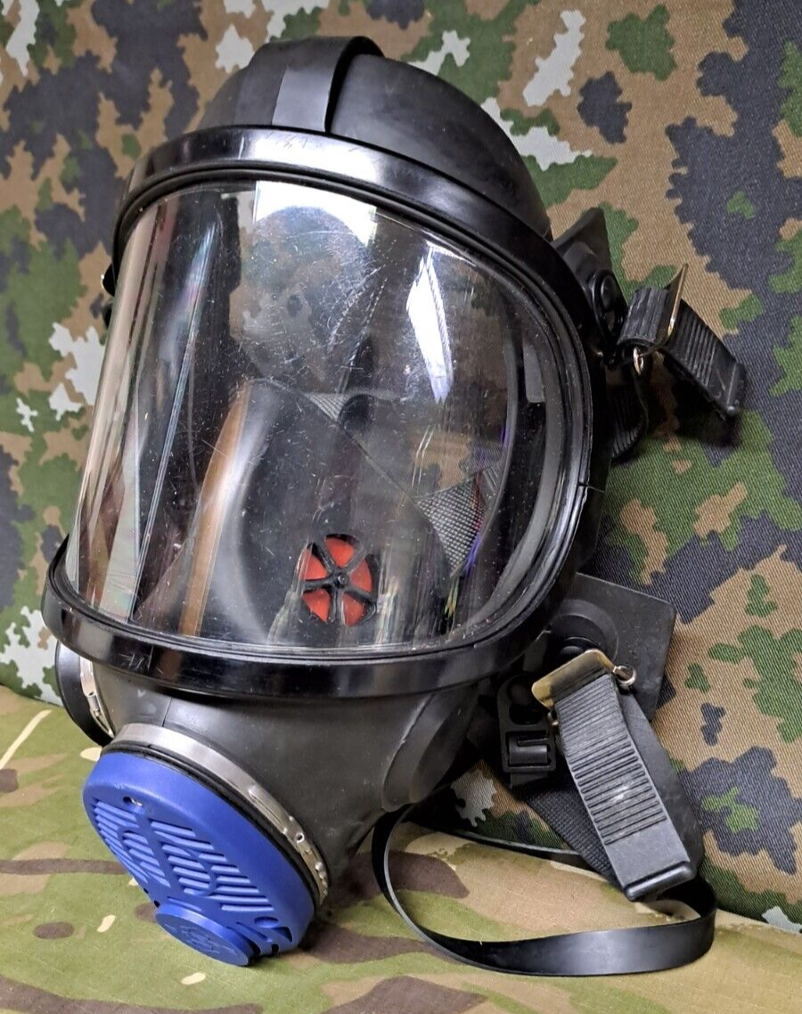NEW Scott Sabre Safety Full Face Gas Mask Panoramic Respirator Prepper