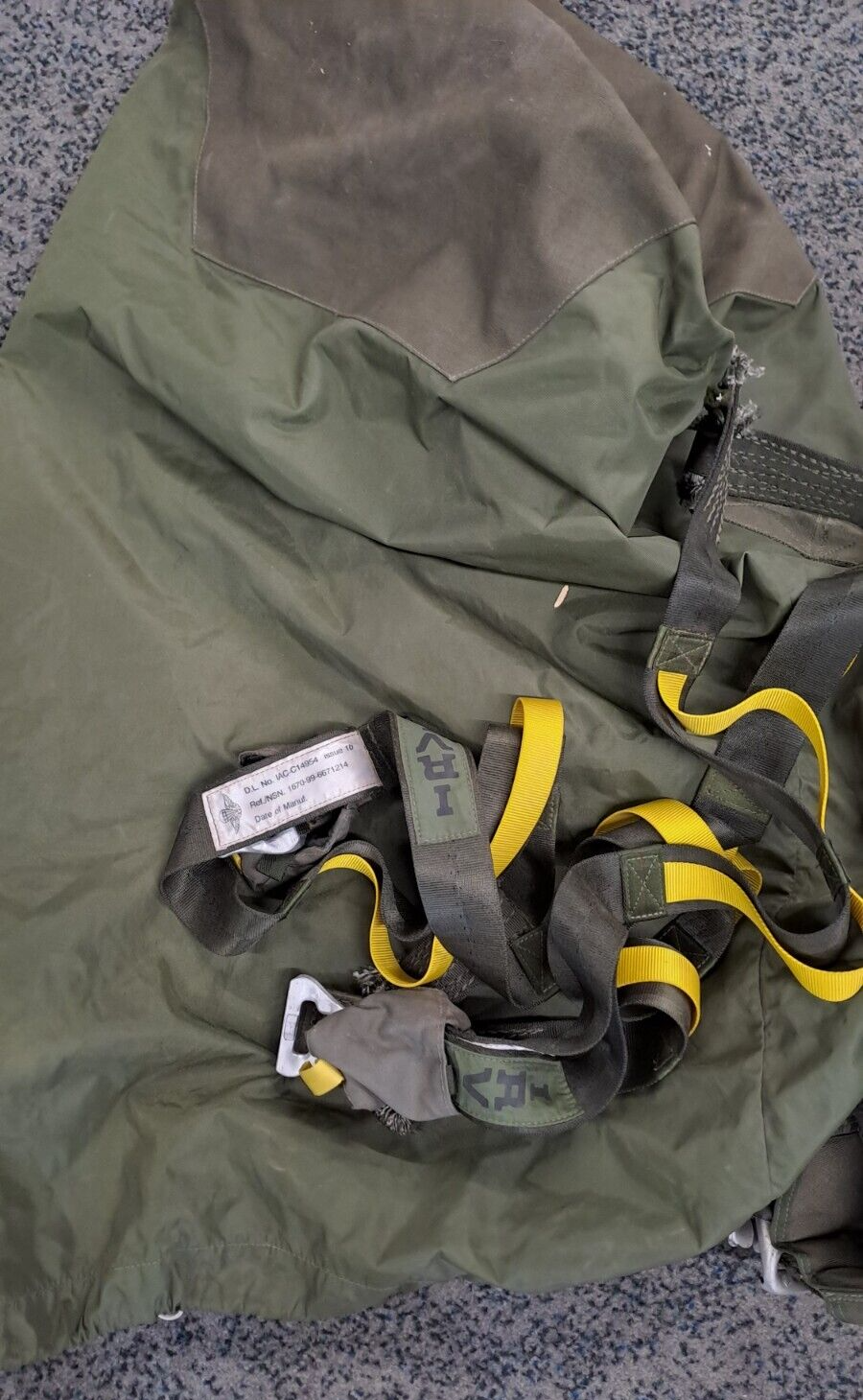 British Military Parachute Pack And Harness Assembly Nsn 1670-99-6671214 Irvin -