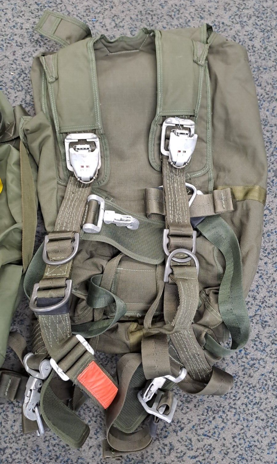 British Military Parachute Pack And Harness Assembly Nsn 1670-99-6671214 Irvin -
