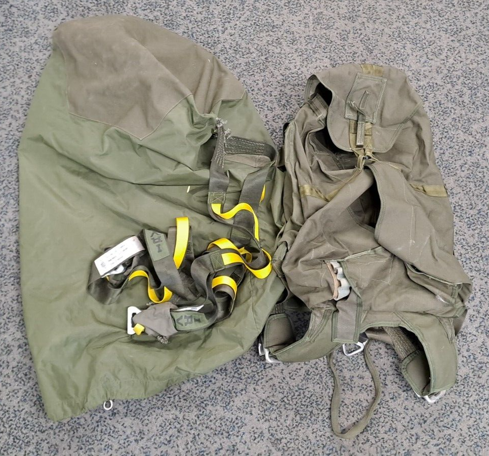 British Military Parachute Pack And Harness Assembly Nsn 1670-99-6671214 Irvin -