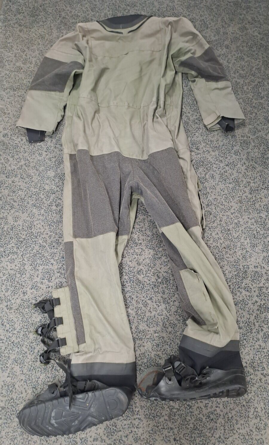 Genuine Typhoon UKSF SAS SBS Olive Green Gore-Tex Immersion Dry Suit - M