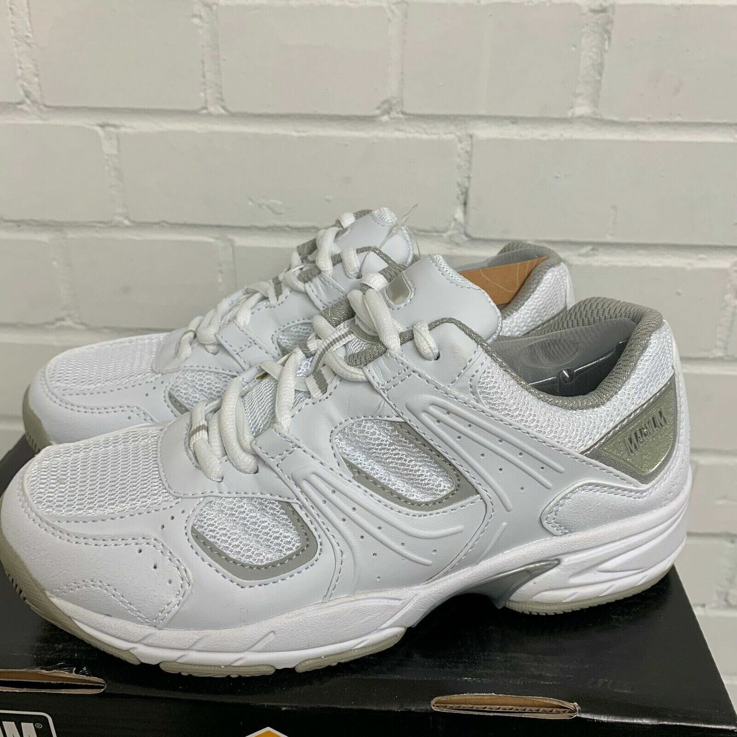 NEW WOMEN'S MAGNUM WHITE INDOOR TRAINING SHOES TRAINERS British Army - 4 M