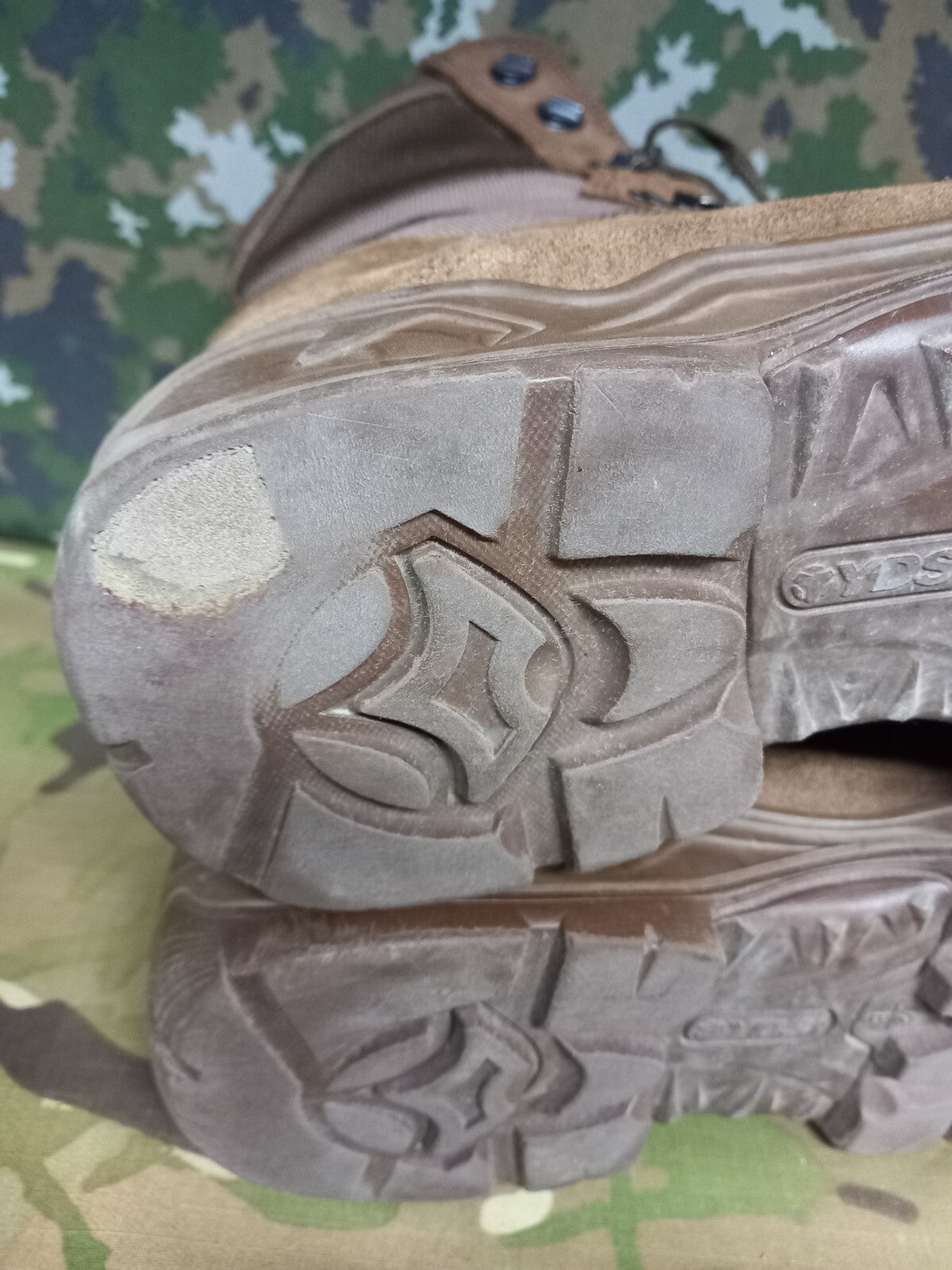 YDS Falcon Desert Army SAS Military Surplus Male Combat Assault Boots - 8 M