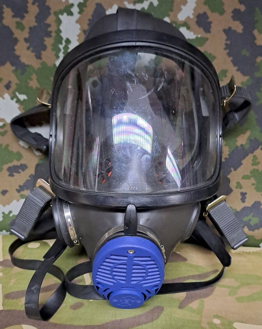 NEW Scott Sabre Safety Full Face Gas Mask Panoramic Respirator Prepper