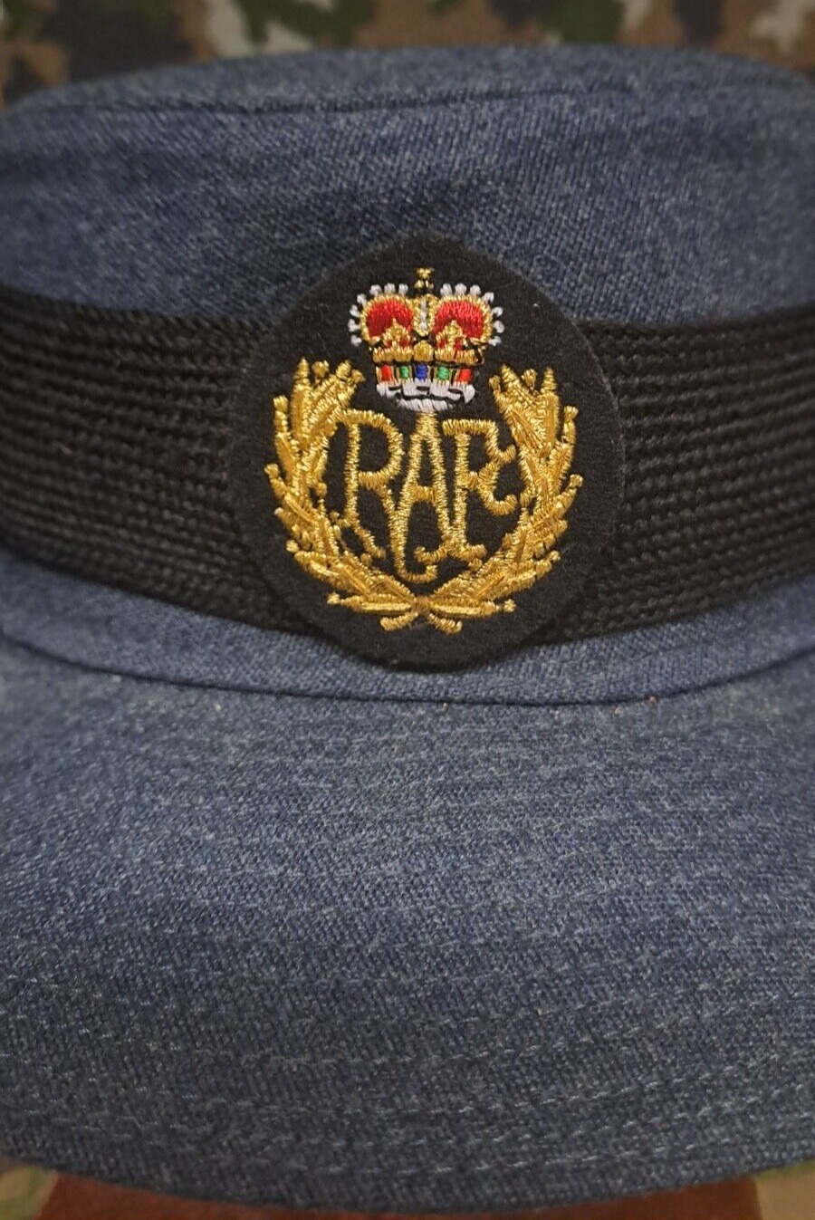 BRITISH MILITARY RAF ROYAL AIR FORCE RAF WOMEN'S DRESS PEAKED CAP - 53 CM