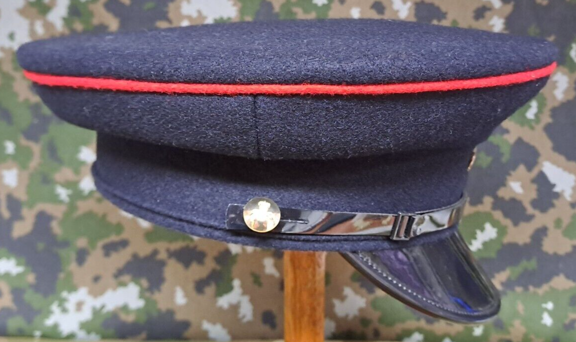 GENUINE BRITISH ARMY PHYSICAL TRAINING CORPS MENS PEAKED CAP WITH BADGE - 56CM