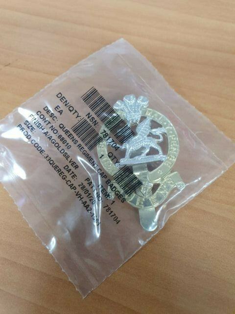 THE QUEEN'S REGIMENT NAVY BLUE BERET SET WITH OPTIONAL CAP BADGE 55-60