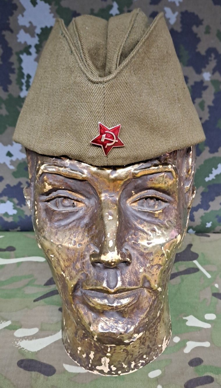 Genuine Russian Army Officers Side Cap Pilotka with Collectable Badge - 57 CM