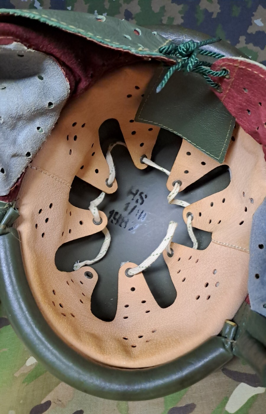 VINTAGE PARATROOPER OLD HELMET WZ63 EAST GERMAN POLISH MADE LEATHER LINER