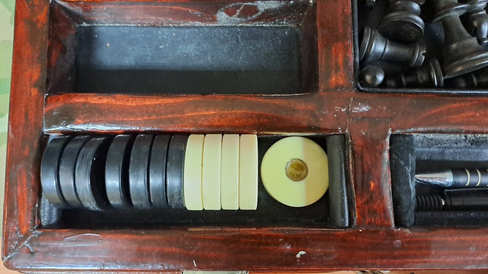 Vintage Country House Games Compendium Backgammon Chess Drafts Dominoes Poker