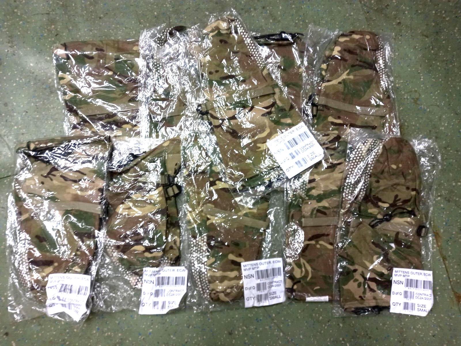 NEW Army Military Surplus Extreme Cold Weather MTP Outer Mittens Gore Tex Bundle