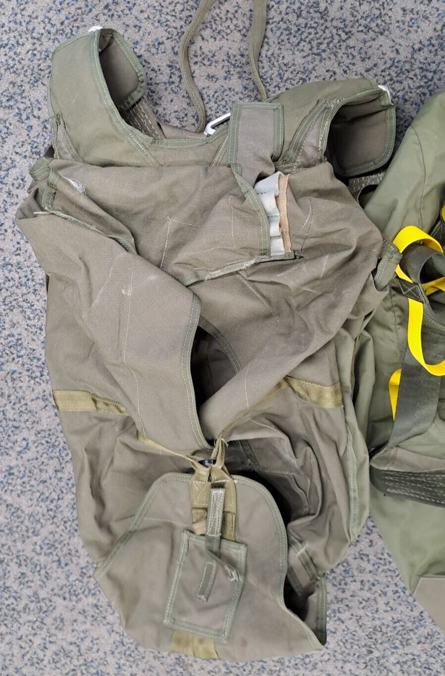 British Military Parachute Pack And Harness Assembly Nsn 1670-99-6671214 Irvin -