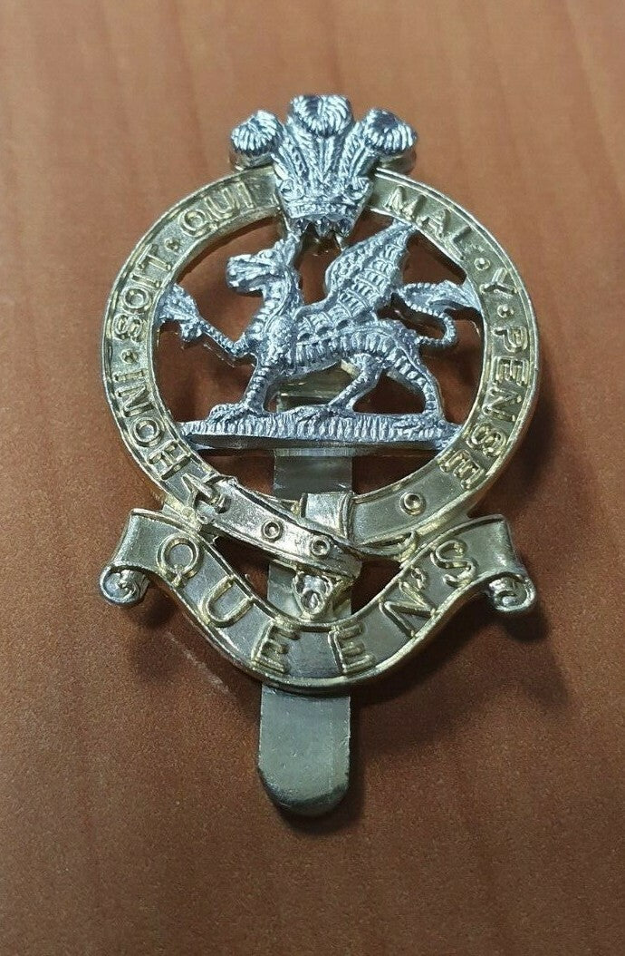 THE QUEEN'S REGIMENT NAVY BLUE BERET SET WITH OPTIONAL CAP BADGE 55-60