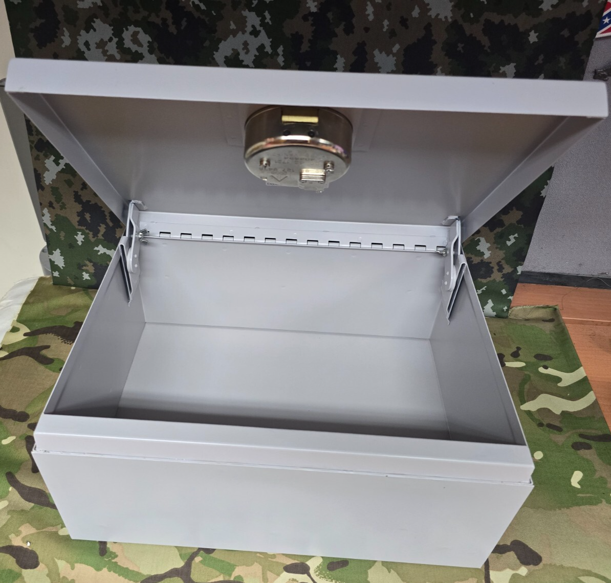 2008 Chubb Manifoil MKIV Safe EX MOD Issue Document Safe Combination Lock Box