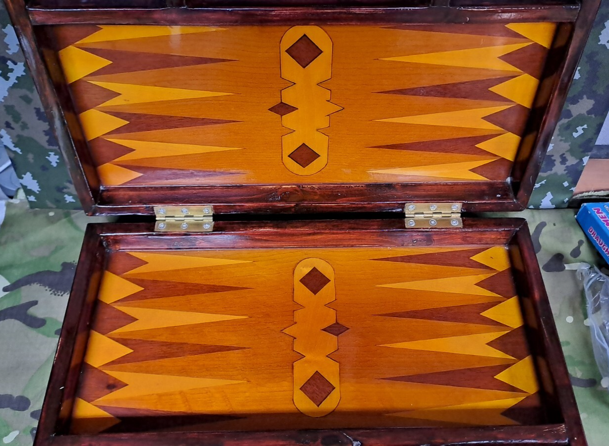 Vintage Country House Games Compendium Backgammon Chess Drafts Dominoes Poker