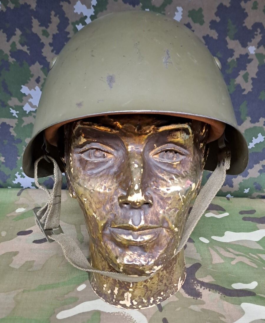 WWII Italian Army Military M33 Combat Helmet Steel & Leather Liner - 59