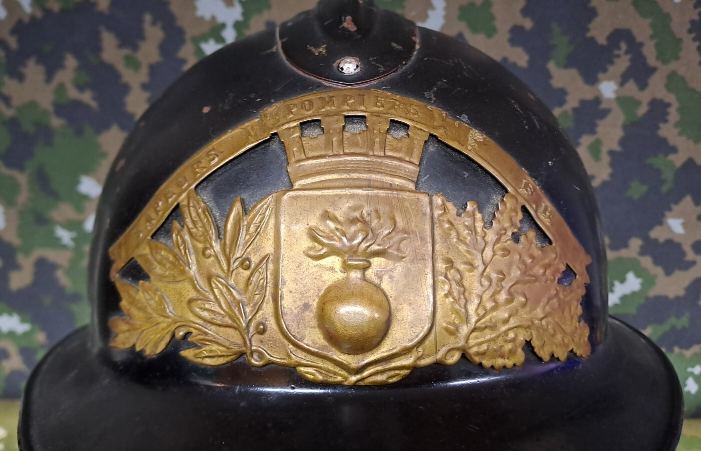 ANTIQUE FRENCH SAPEURS POMPIERS FIREMAN’S ADRIAN HELMET F.R FIRE SERVICE