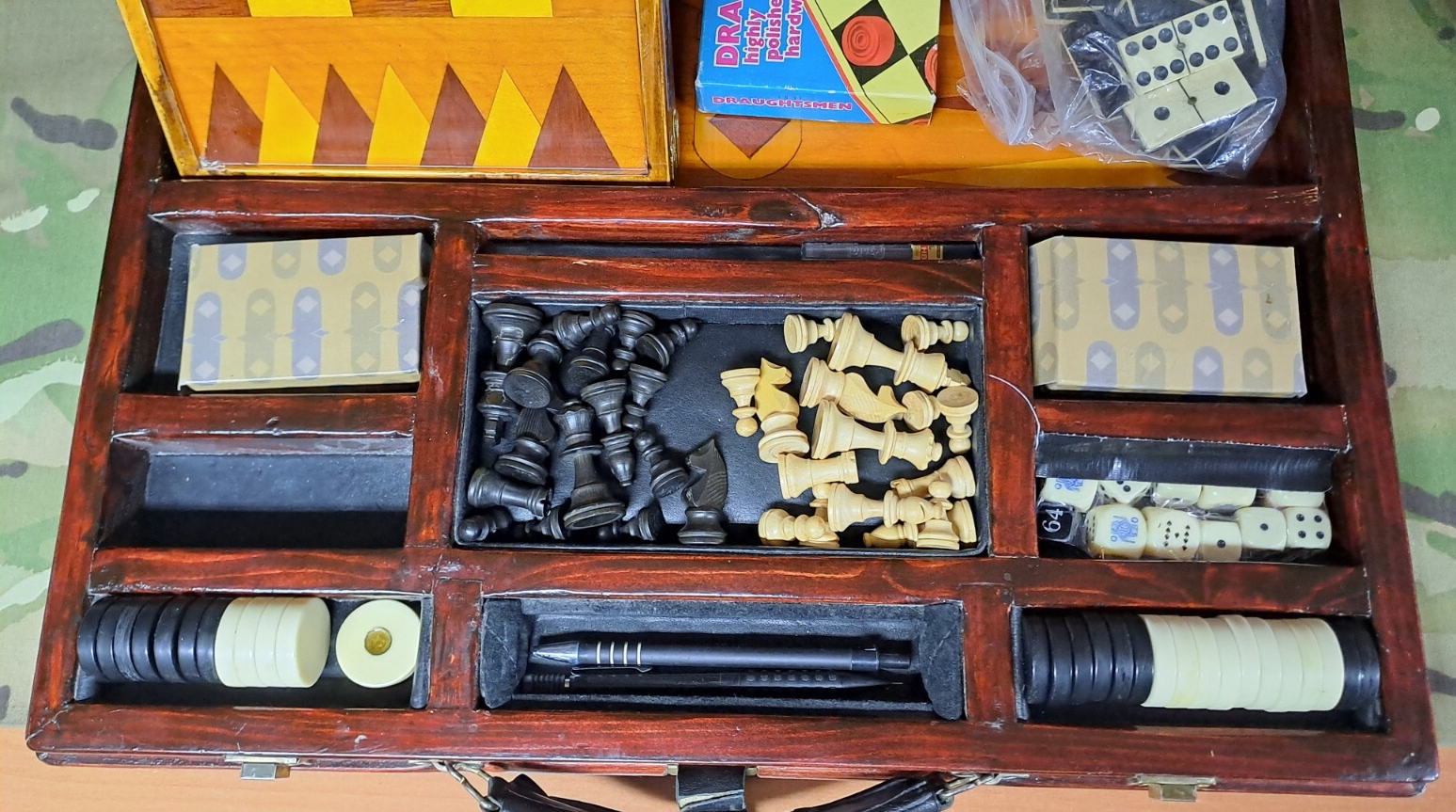 Vintage Country House Games Compendium Backgammon Chess Drafts Dominoes Poker