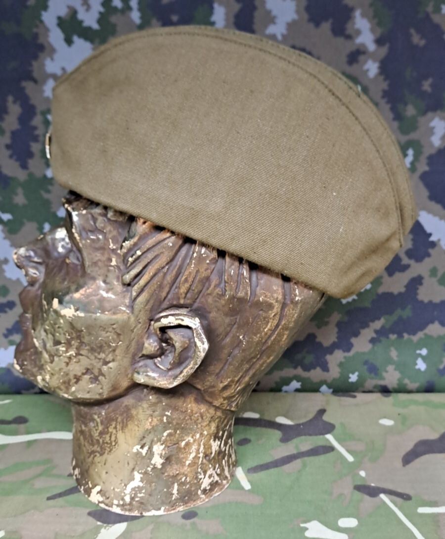 Genuine Russian Army Officers Side Cap Pilotka with Collectable Badge - 57 CM