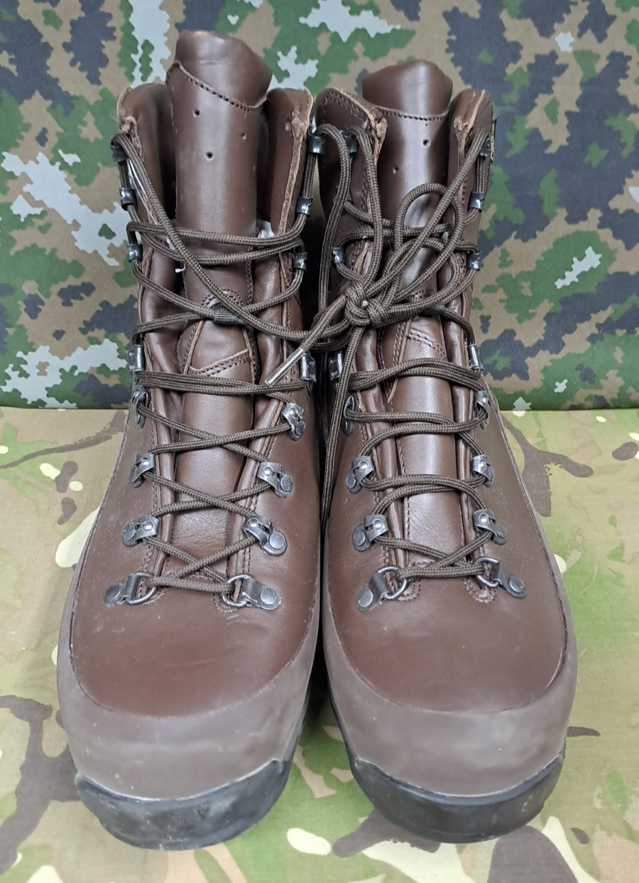 British Army Cold Wet Weather Gore Tex Leather Brown Combat Boots - 10 L