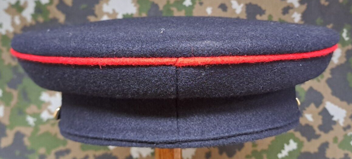 GENUINE BRITISH ARMY PHYSICAL TRAINING CORPS MENS PEAKED CAP WITH BADGE - 56CM