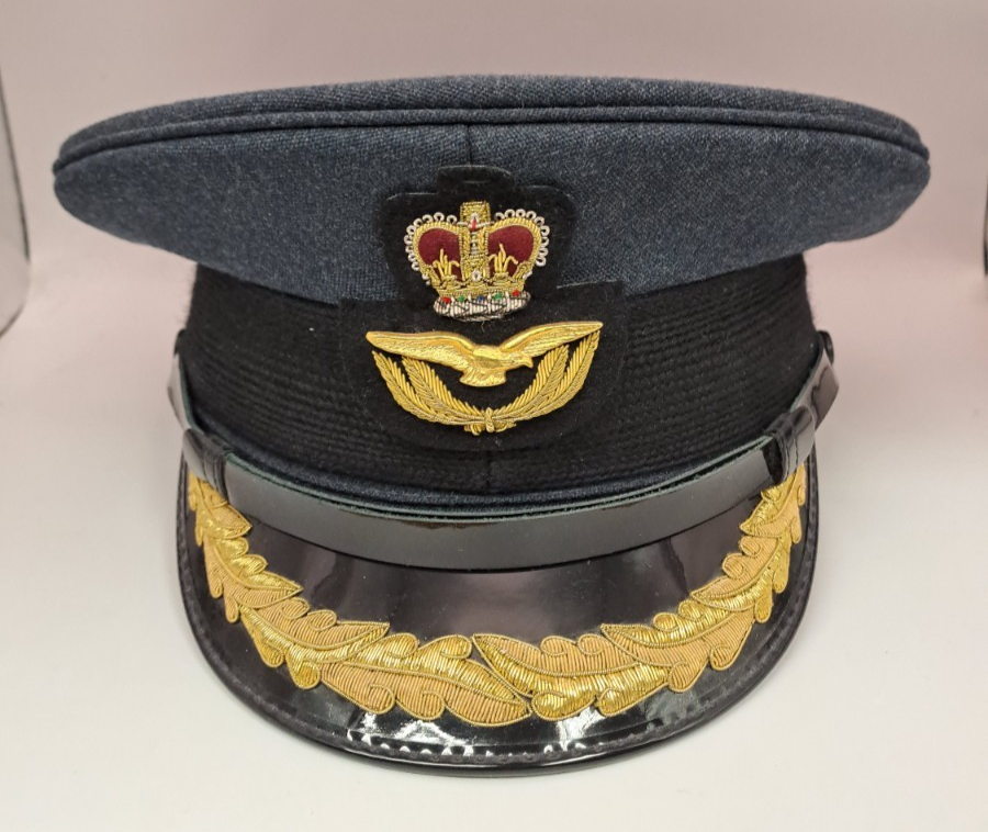 RAF MENS GROUP CAPTAIN CAP WITH BADGE GENUINE RAF MILITARY ISSUE SIZE 57CM
