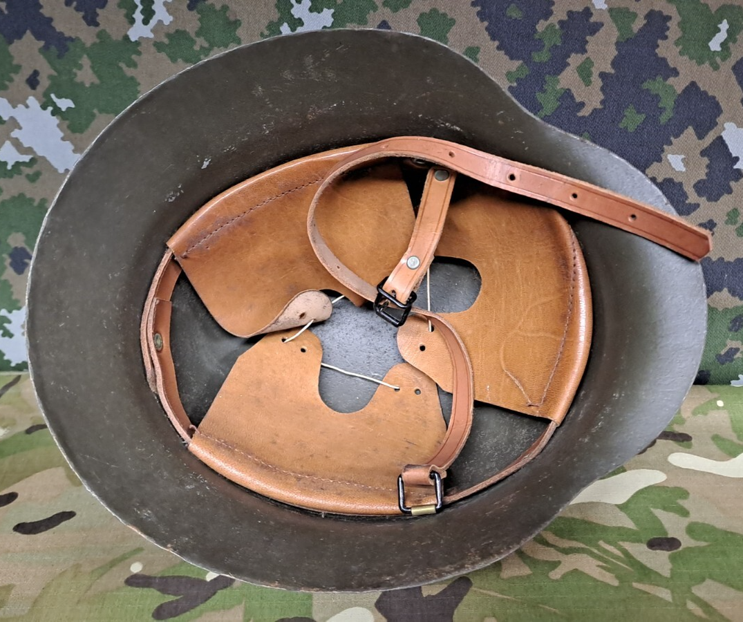 WW2 Spanish Army Military Civil War Modelo Z M1942 Steel Helmet & Liner