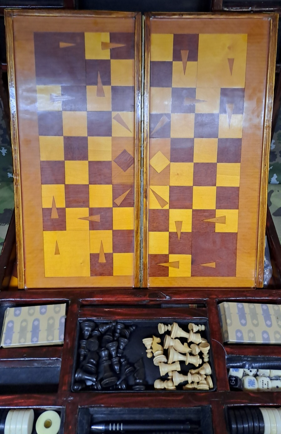 Vintage Country House Games Compendium Backgammon Chess Drafts Dominoes Poker